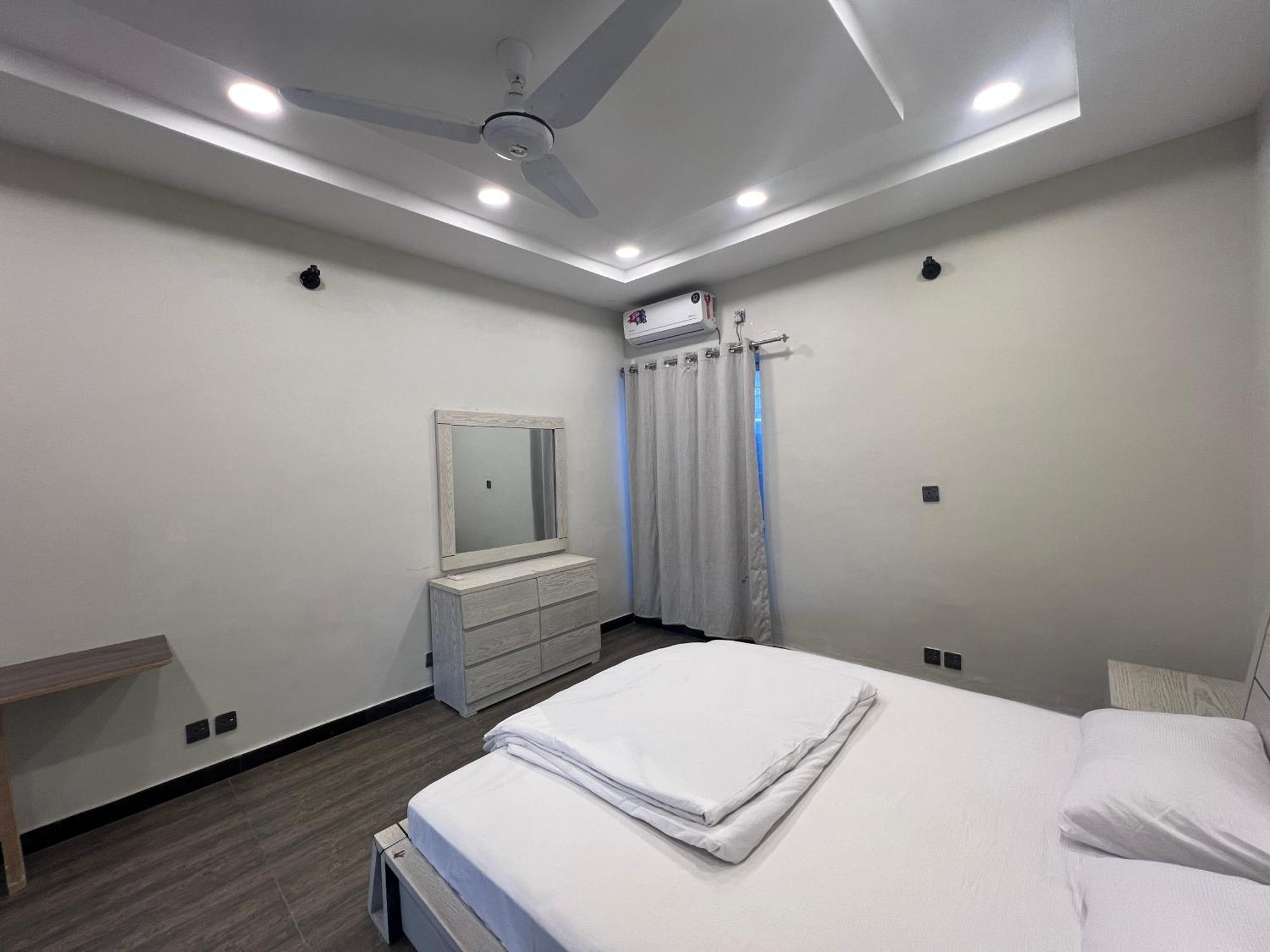 Deluxe King Room In Silverscape Residence Rawalpindi Eksteriør billede