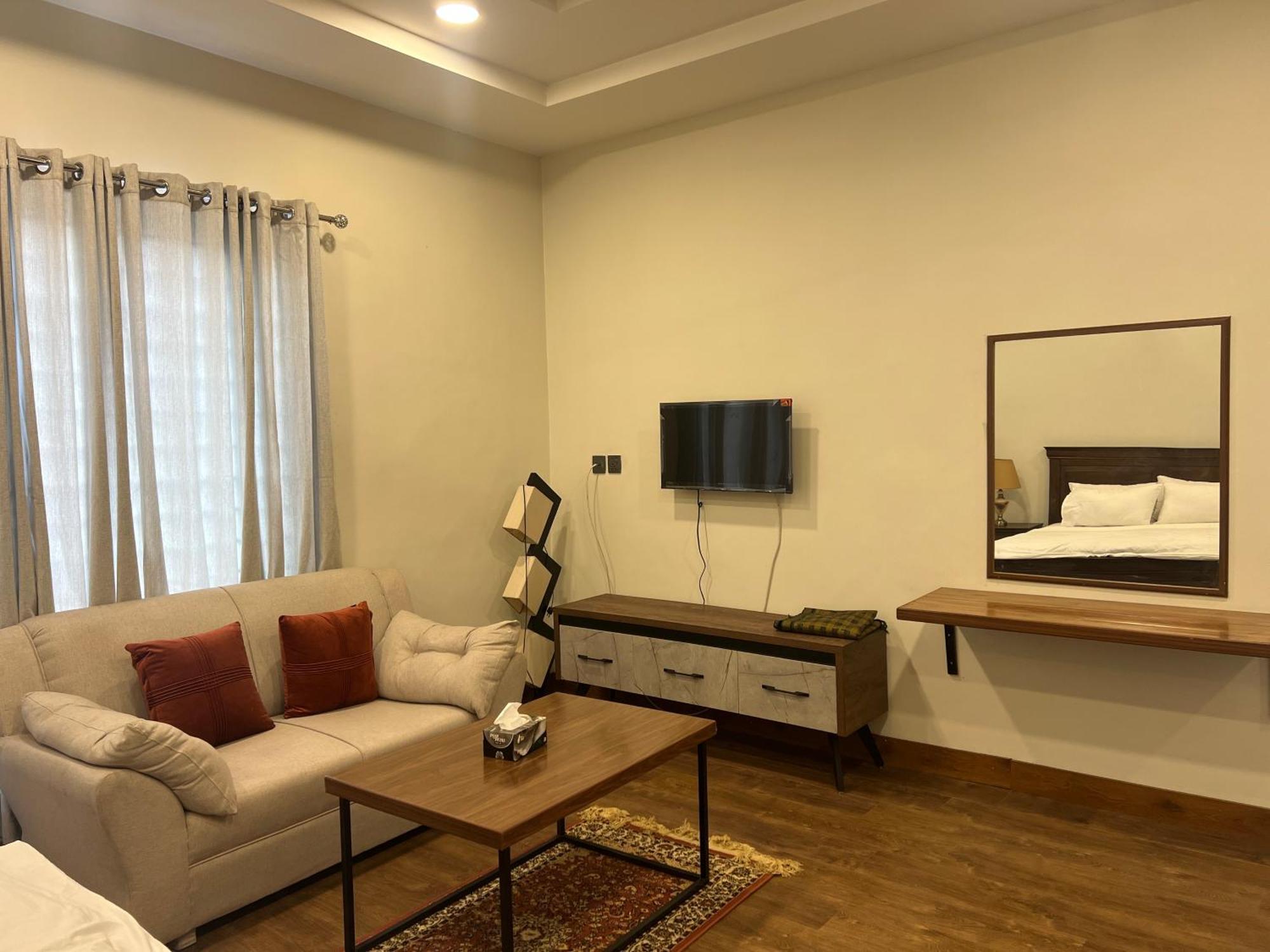 Deluxe King Room In Silverscape Residence Rawalpindi Eksteriør billede