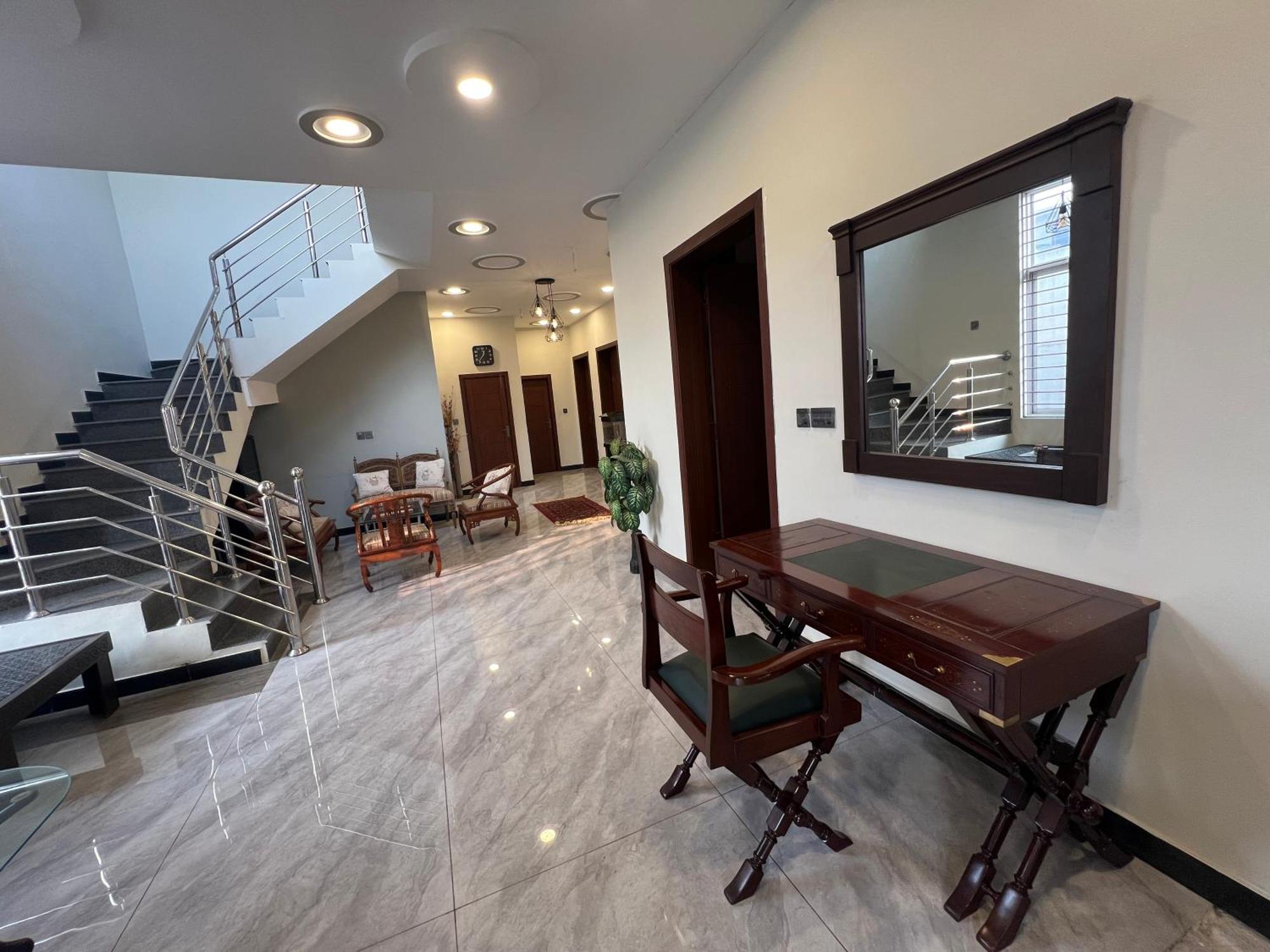 Deluxe King Room In Silverscape Residence Rawalpindi Eksteriør billede